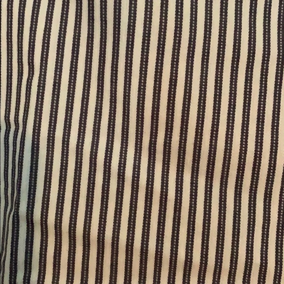 Shorts - Picture 2 of 3